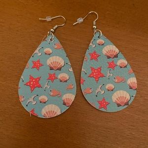 Leather teardrop earrings